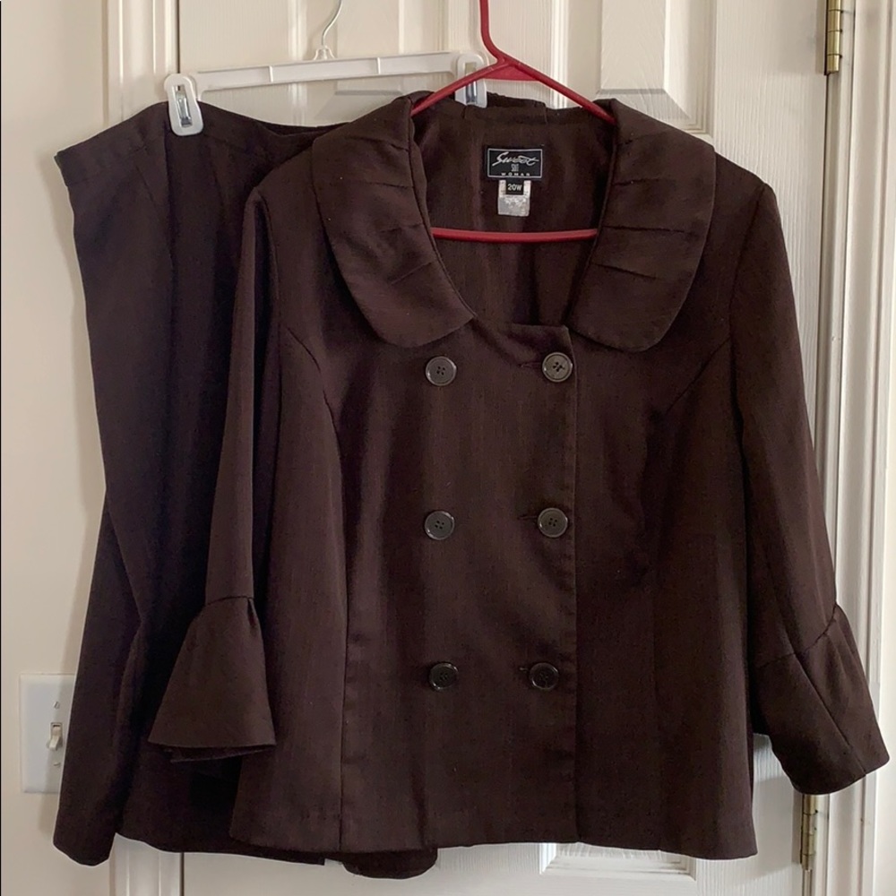 2 piece suit with 3/4 length bell sleeves